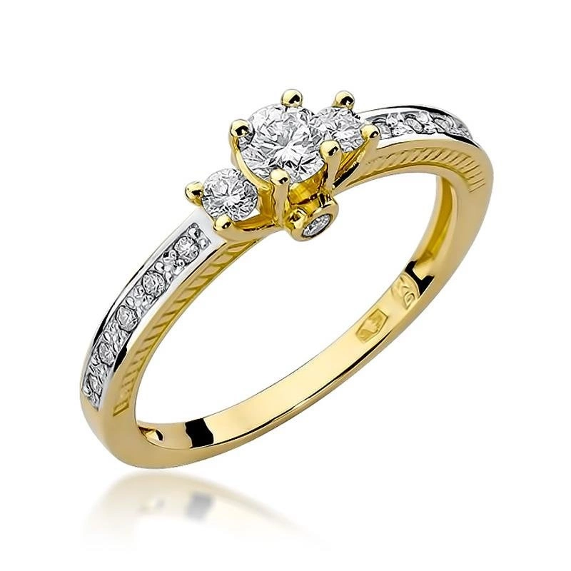 Złoty pierścionek zaręczynowy z diamentem 0,42 ct